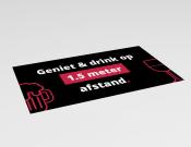 Geniet & drink op 1,5 meter afstand - Bedrukte barmat - Vinyl - 50x25cm - Kleur: Black